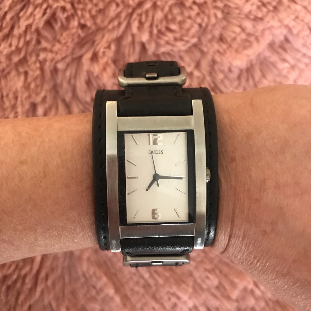 Large Guess watch